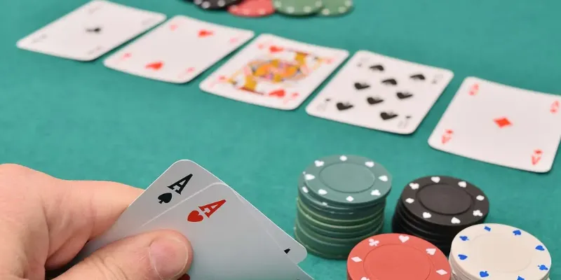 Nắm vững thứ tự các vòng cược trong cách đánh Poker